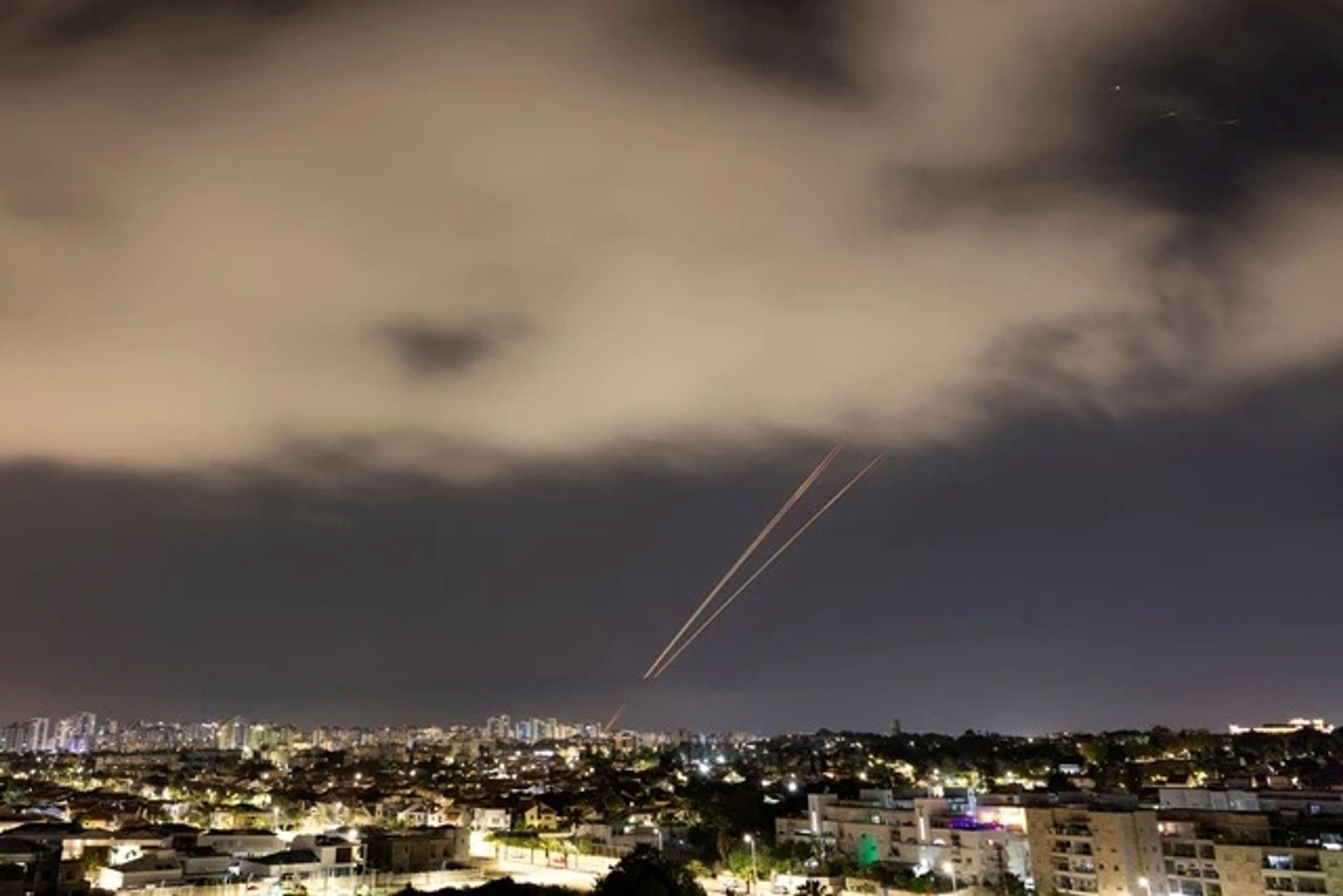 vật thể bay bị đánh chặn trên bầu trời ở ashkelon